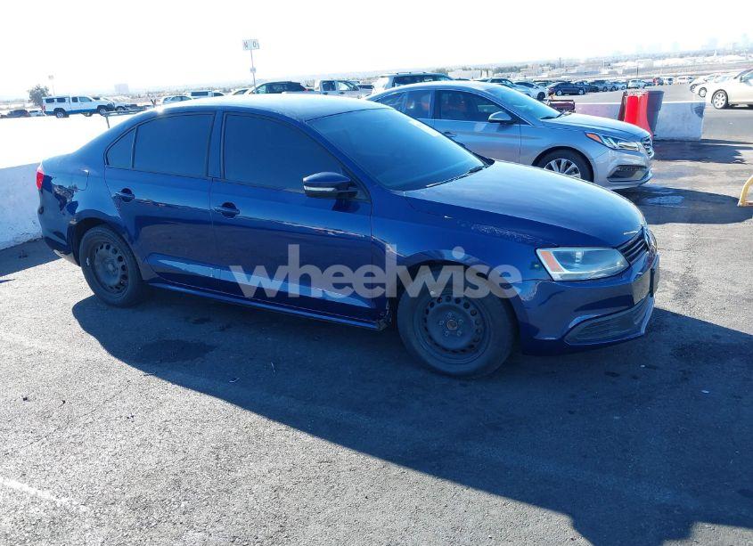 2012 Volkswagen Jetta 2.5L SE (VIN 3VWDP7AJ4CM118242) main photo