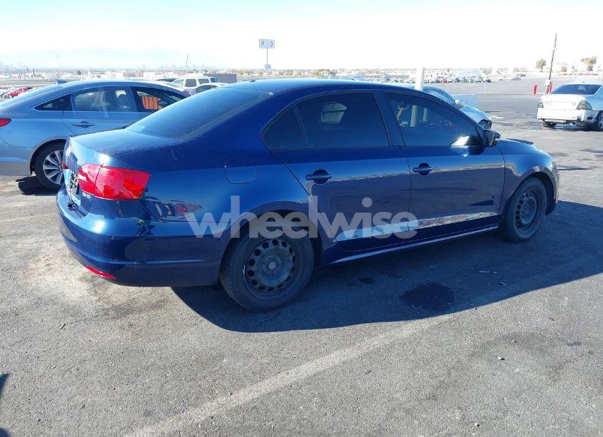 Photo 4 of 2012 Volkswagen Jetta 2.5L SE (VIN 3VWDP7AJ4CM118242)
