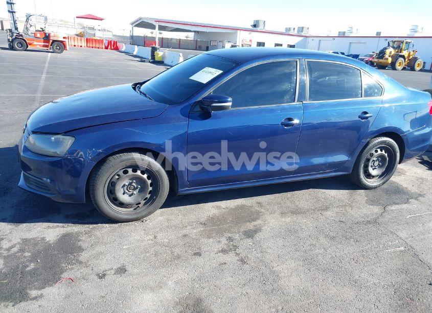 Photo 6 of 2012 Volkswagen Jetta 2.5L SE (VIN 3VWDP7AJ4CM118242)