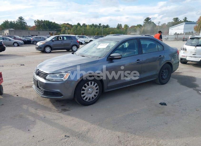 Photo 2 of 2012 Volkswagen Jetta 2.5L SE (VIN 3VWDP7AJ4CM118404)