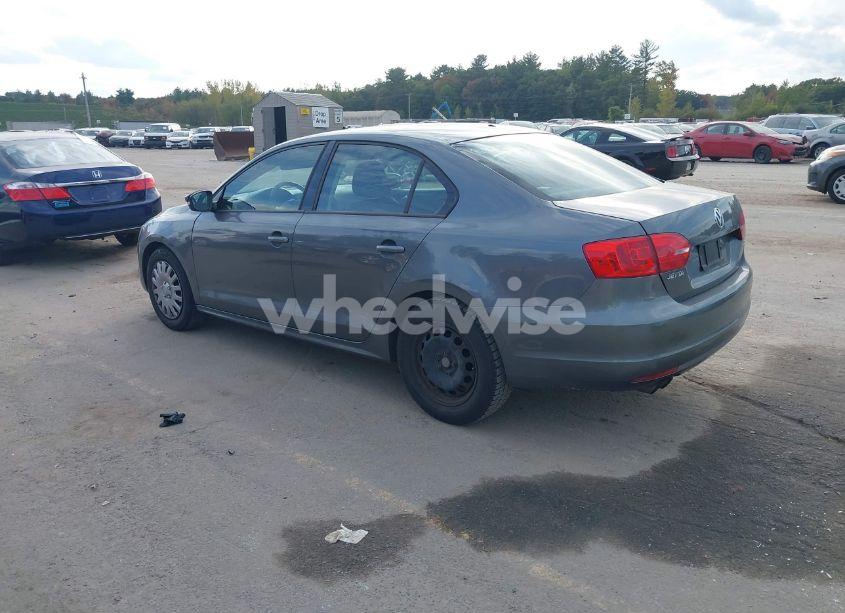 Photo 3 of 2012 Volkswagen Jetta 2.5L SE (VIN 3VWDP7AJ4CM118404)