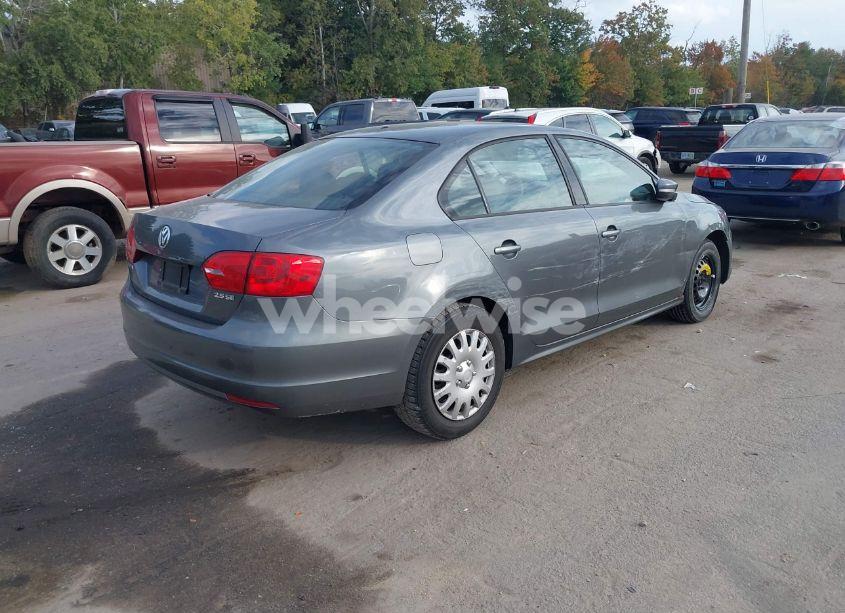 Photo 4 of 2012 Volkswagen Jetta 2.5L SE (VIN 3VWDP7AJ4CM118404)