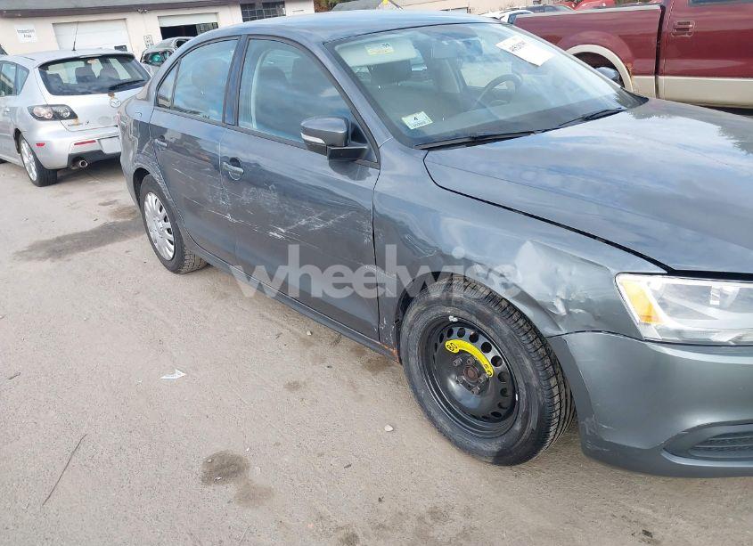 Photo 6 of 2012 Volkswagen Jetta 2.5L SE (VIN 3VWDP7AJ4CM118404)