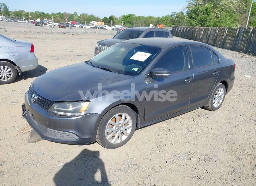 Photo 2 of 2012 Volkswagen Jetta 2.5L SE (VIN 3VWDP7AJ4CM300149)