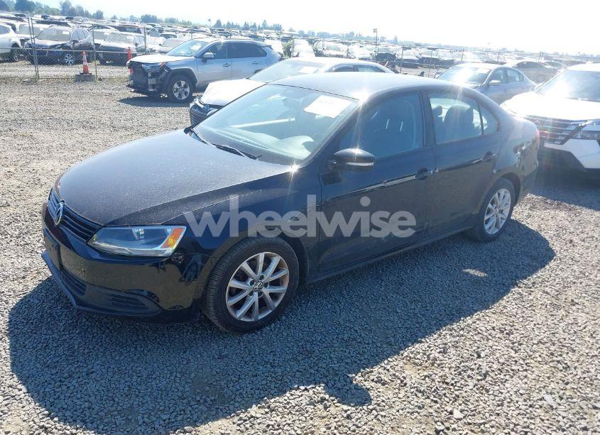 Photo 2 of 2012 Volkswagen Jetta 2.5L SE (VIN 3VWDP7AJ4CM314780)