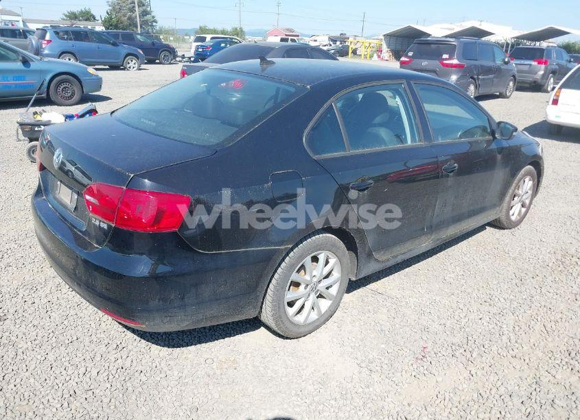 Photo 4 of 2012 Volkswagen Jetta 2.5L SE (VIN 3VWDP7AJ4CM314780)