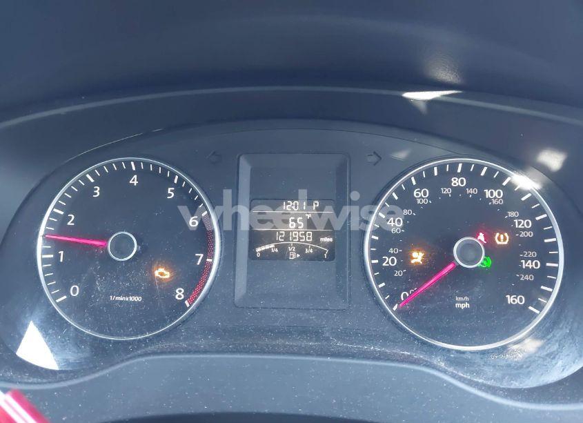 Photo 7 of 2012 Volkswagen Jetta 2.5L SE (VIN 3VWDP7AJ4CM314990)