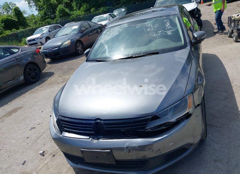 Photo 6 of 2012 Volkswagen Jetta 2.5L SE (VIN 3VWDP7AJ4CM323219)