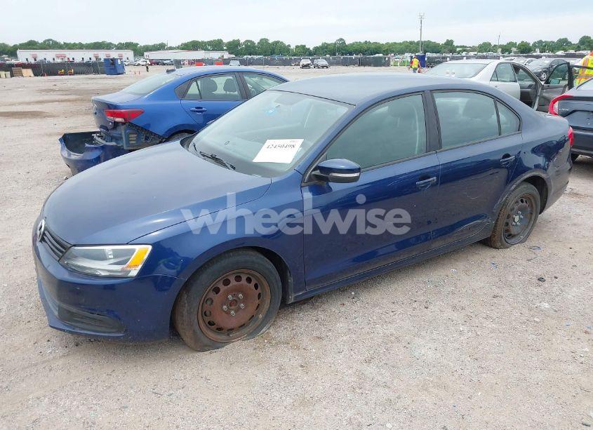 Photo 2 of 2012 Volkswagen Jetta 2.5L SE (VIN 3VWDP7AJ4CM332776)