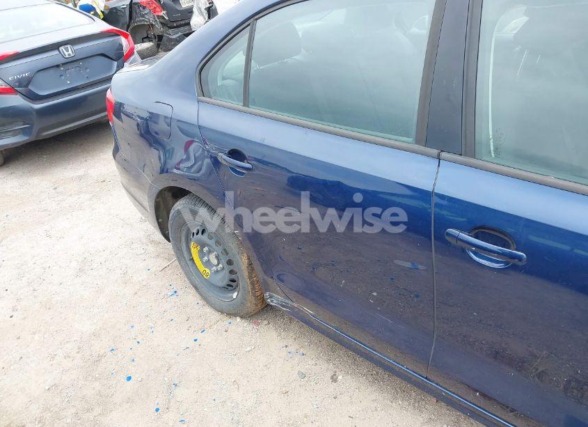 Photo 6 of 2012 Volkswagen Jetta 2.5L SE (VIN 3VWDP7AJ4CM332776)