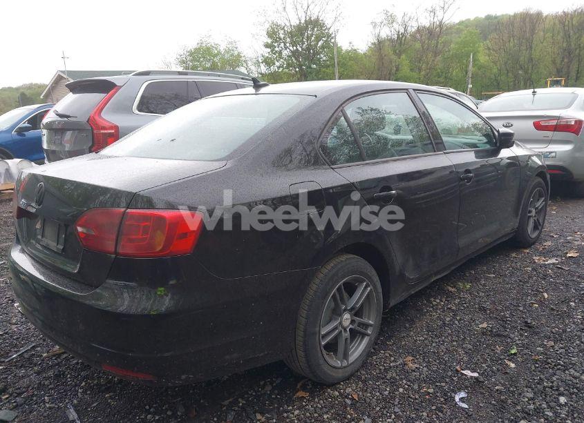 Photo 4 of 2012 Volkswagen Jetta 2.5L SE (VIN 3VWDP7AJ4CM338027)