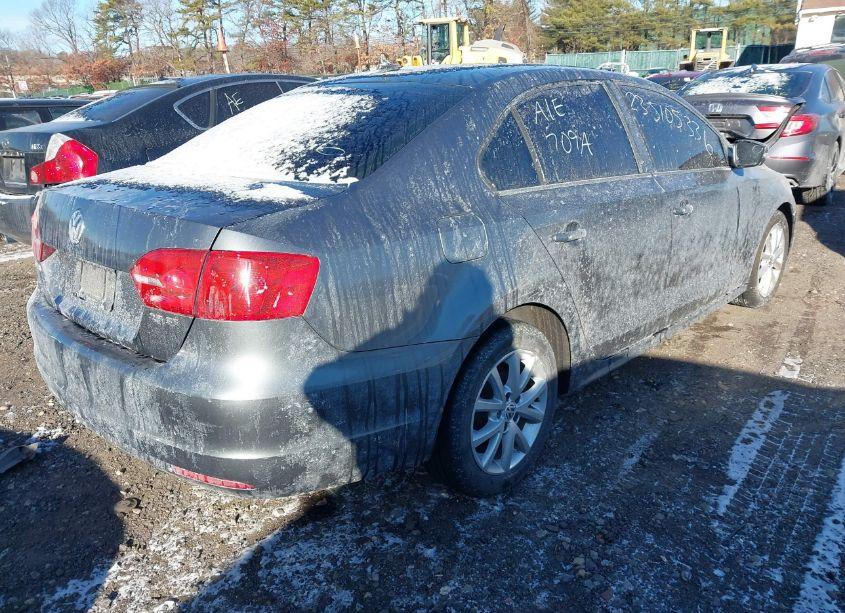 Photo 4 of 2012 Volkswagen Jetta 2.5L SE (VIN 3VWDP7AJ4CM349268)