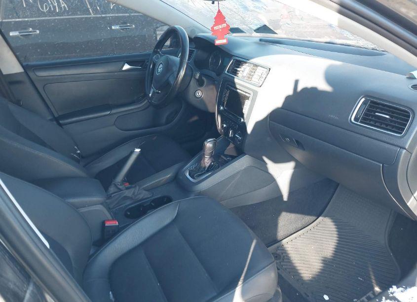 Photo 5 of 2012 Volkswagen Jetta 2.5L SE (VIN 3VWDP7AJ4CM349268)