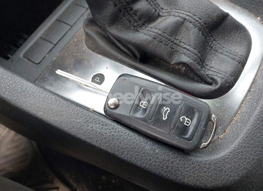 Photo 11 of 2012 Volkswagen Jetta 2.5L SE (VIN 3VWDP7AJ4CM356639)