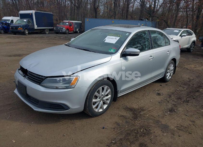 Photo 2 of 2012 Volkswagen Jetta 2.5L SE (VIN 3VWDP7AJ4CM356639)