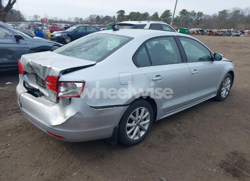 Photo 4 of 2012 Volkswagen Jetta 2.5L SE (VIN 3VWDP7AJ4CM356639)