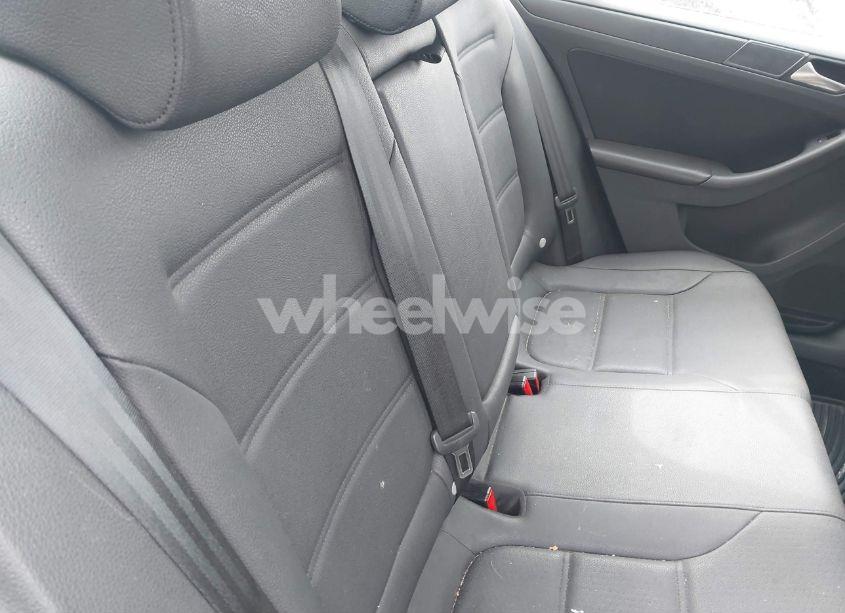 Photo 8 of 2012 Volkswagen Jetta 2.5L SE (VIN 3VWDP7AJ4CM356639)