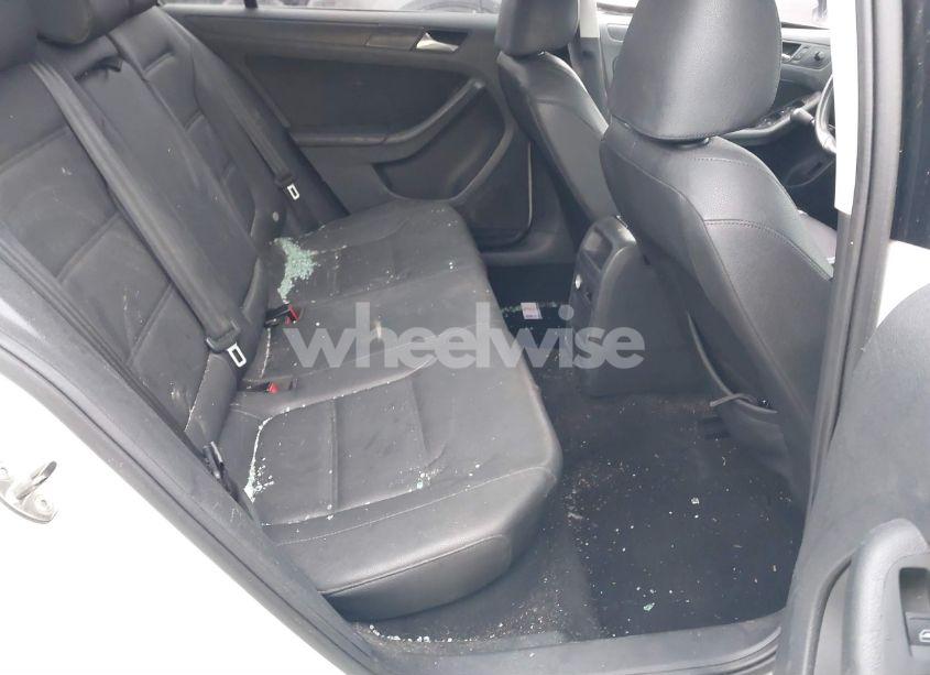 Photo 8 of 2012 Volkswagen Jetta 2.5L SE (VIN 3VWDP7AJ4CM356799)