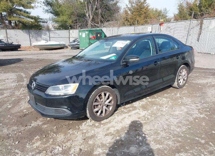 Photo 2 of 2012 Volkswagen Jetta 2.5L SE (VIN 3VWDP7AJ4CM415298)