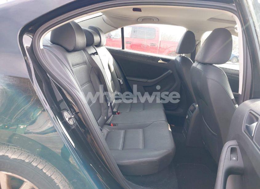 Photo 8 of 2012 Volkswagen Jetta 2.5L SE (VIN 3VWDP7AJ4CM415298)