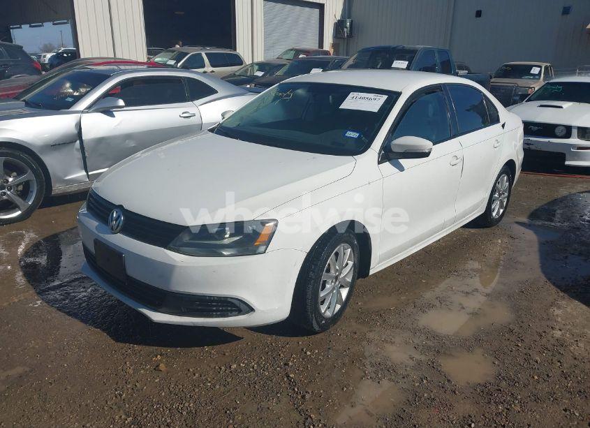 Photo 2 of 2012 Volkswagen Jetta 2.5L SE (VIN 3VWDP7AJ4CM457941)