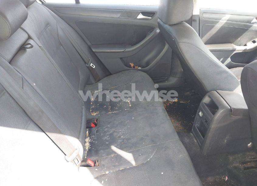 Photo 8 of 2012 Volkswagen Jetta 2.5L SE (VIN 3VWDP7AJ4CM457941)