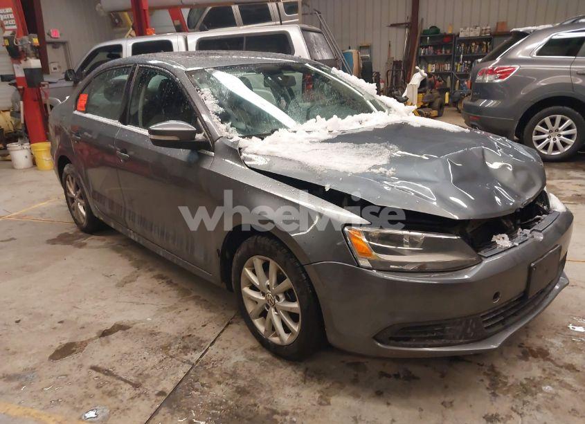 2013 Volkswagen Jetta 2.5L SE (VIN 3VWDP7AJ4DM201820) main photo