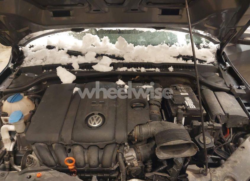 Photo 10 of 2013 Volkswagen Jetta 2.5L SE (VIN 3VWDP7AJ4DM201820)