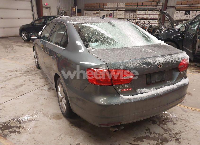 Photo 3 of 2013 Volkswagen Jetta 2.5L SE (VIN 3VWDP7AJ4DM201820)