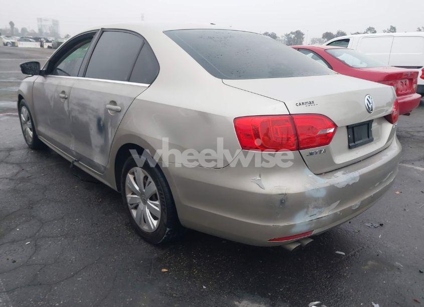 Photo 3 of 2013 Volkswagen Jetta 2.5L SE (VIN 3VWDP7AJ4DM265033)