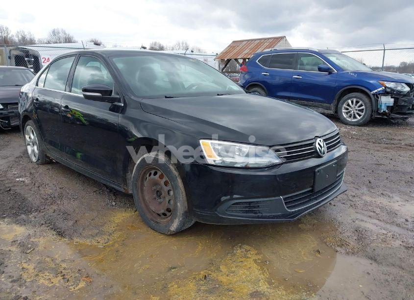 2013 Volkswagen Jetta 2.5L SE (VIN 3VWDP7AJ4DM352849) main photo