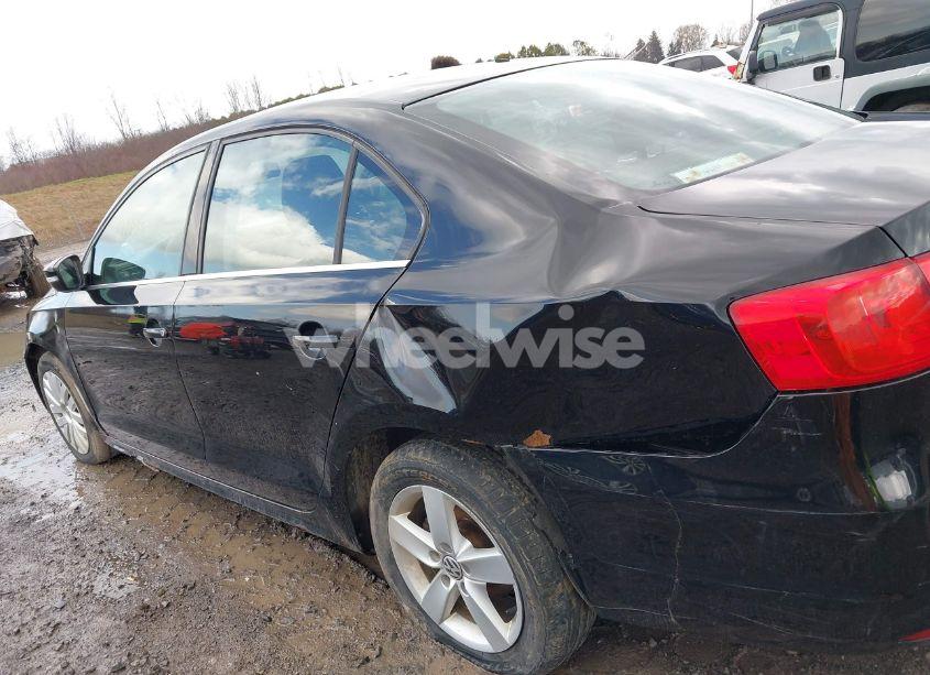 Photo 6 of 2013 Volkswagen Jetta 2.5L SE (VIN 3VWDP7AJ4DM352849)