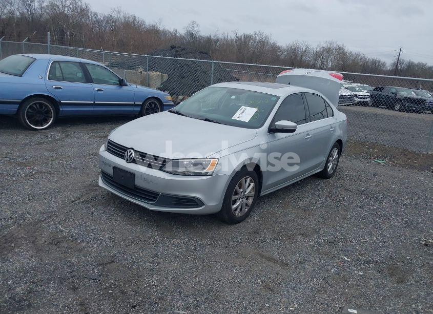 Photo 2 of 2013 Volkswagen Jetta 2.5L SE (VIN 3VWDP7AJ4DM361311)