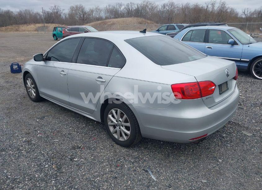 Photo 3 of 2013 Volkswagen Jetta 2.5L SE (VIN 3VWDP7AJ4DM361311)