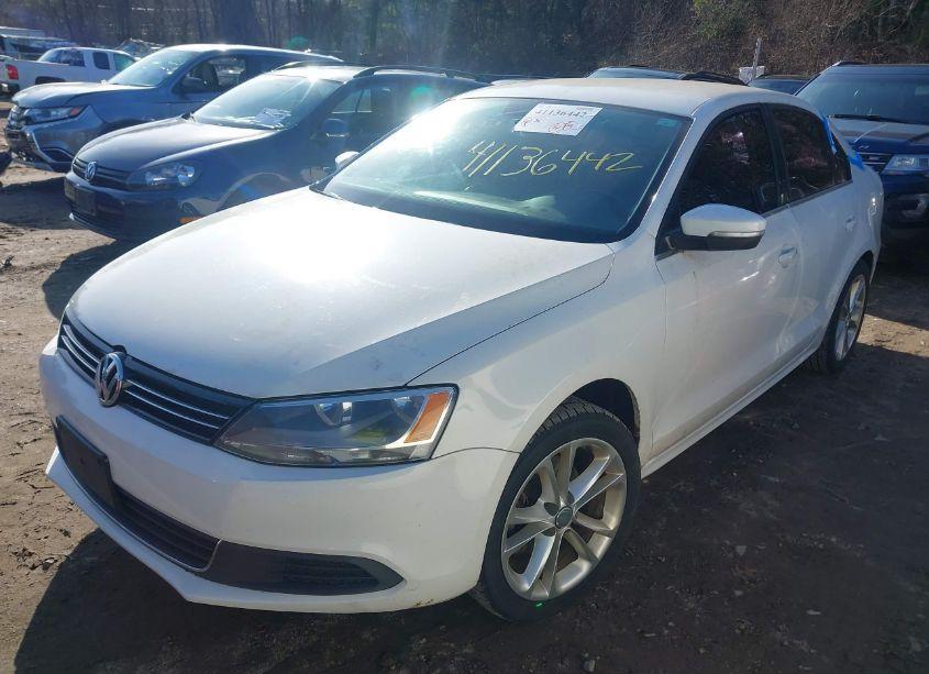 Photo 2 of 2013 Volkswagen Jetta 2.5L SE (VIN 3VWDP7AJ4DM416811)
