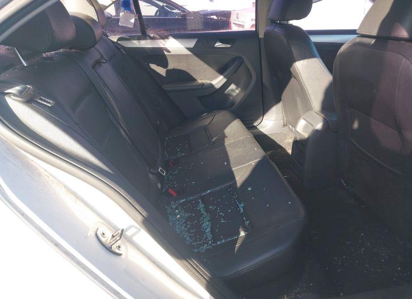 Photo 8 of 2013 Volkswagen Jetta 2.5L SE (VIN 3VWDP7AJ4DM416811)