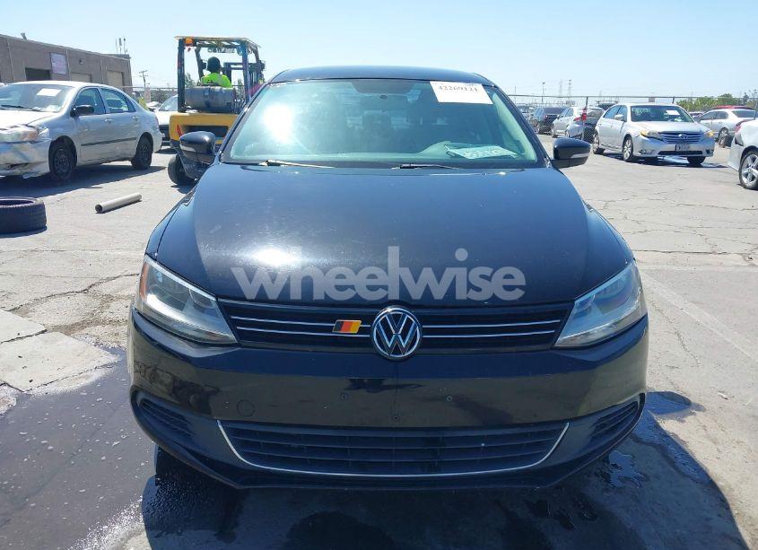 Photo 12 of 2013 Volkswagen Jetta 2.5L SE (VIN 3VWDP7AJ4DM423726)