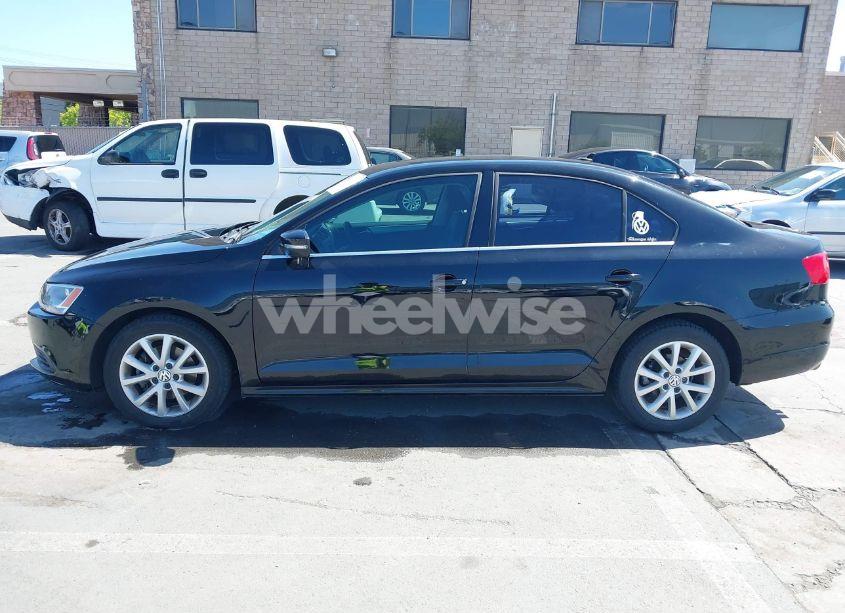 Photo 14 of 2013 Volkswagen Jetta 2.5L SE (VIN 3VWDP7AJ4DM423726)