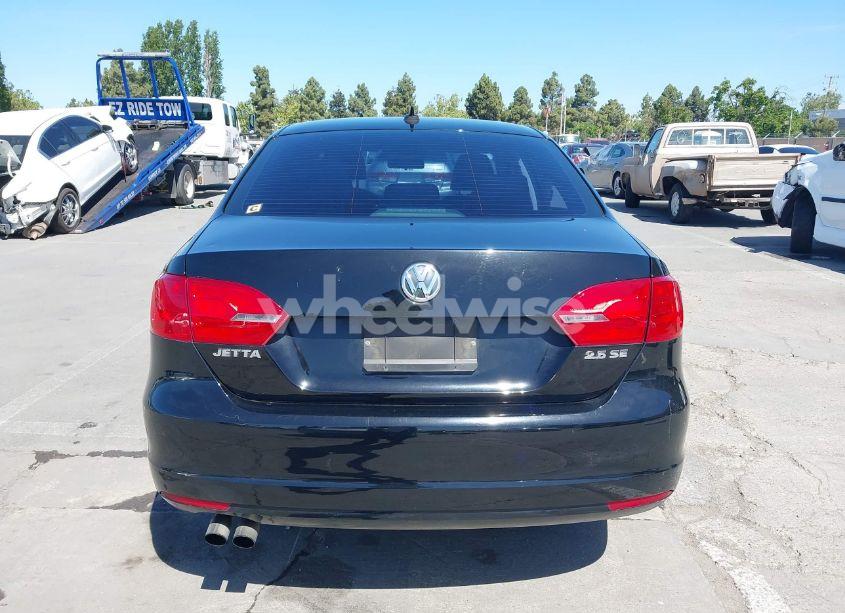 Photo 16 of 2013 Volkswagen Jetta 2.5L SE (VIN 3VWDP7AJ4DM423726)