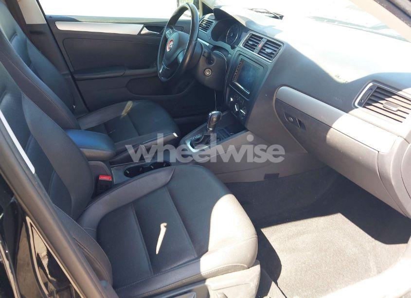 Photo 5 of 2013 Volkswagen Jetta 2.5L SE (VIN 3VWDP7AJ4DM423726)