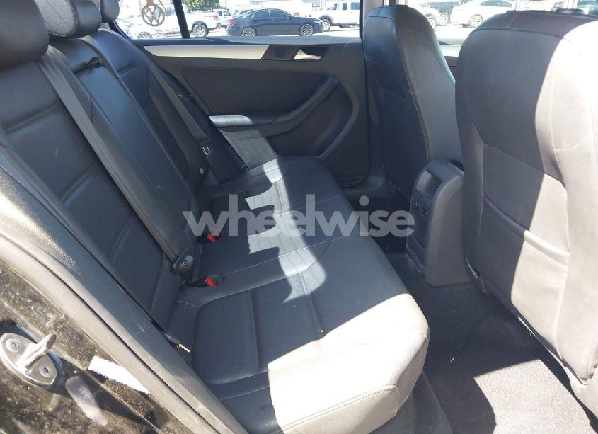 Photo 8 of 2013 Volkswagen Jetta 2.5L SE (VIN 3VWDP7AJ4DM423726)