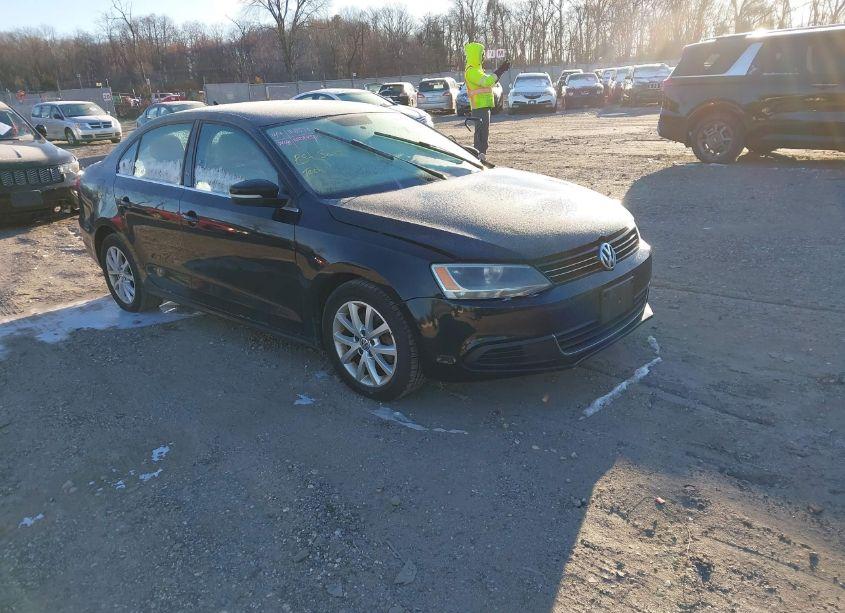 2013 Volkswagen Jetta 2.5L SE (VIN 3VWDP7AJ4DM437867) main photo