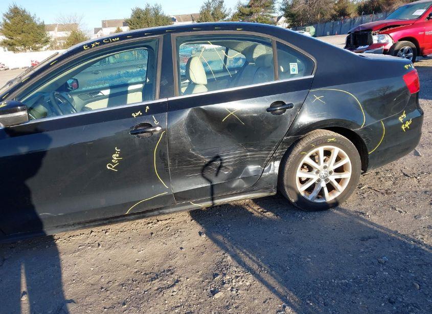 Photo 12 of 2013 Volkswagen Jetta 2.5L SE (VIN 3VWDP7AJ4DM437867)