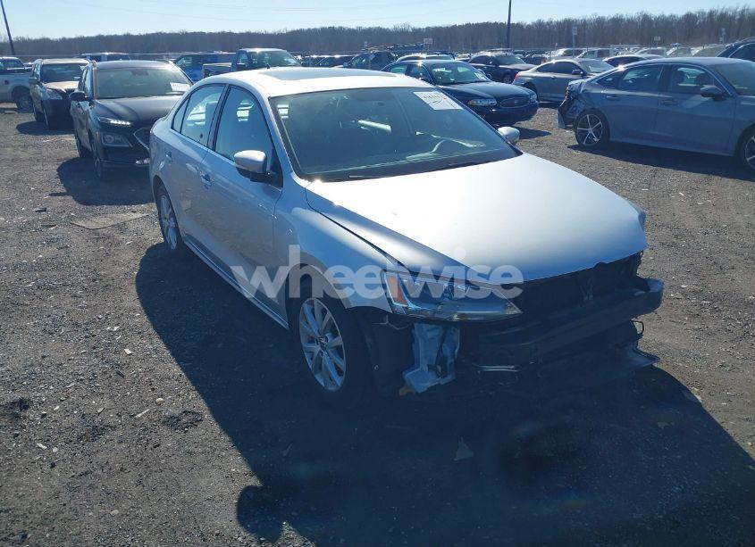 2013 Volkswagen Jetta 2.5L SE (VIN 3VWDP7AJ4DM442888) main photo