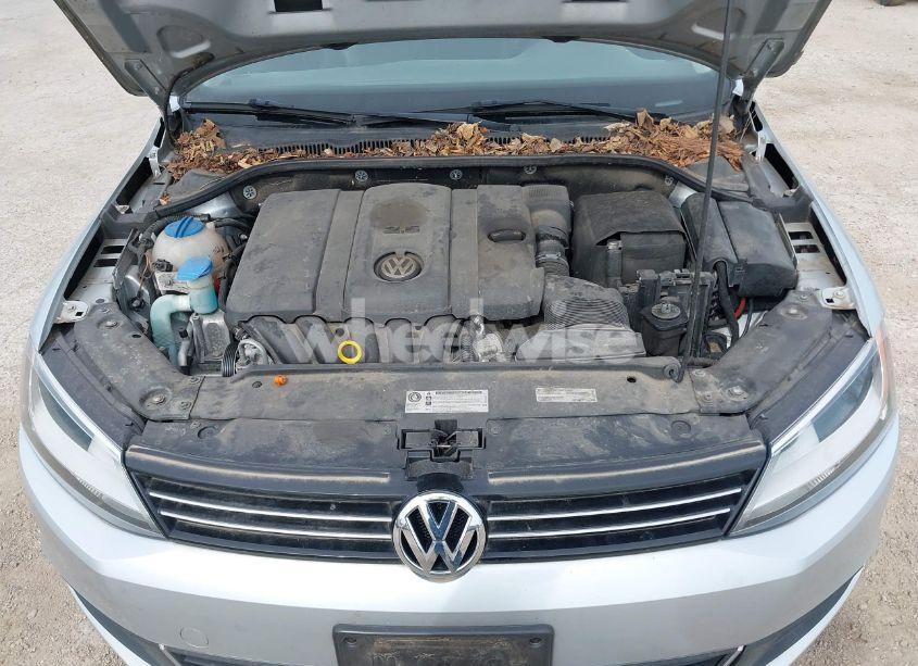 Photo 10 of 2013 Volkswagen Jetta 2.5L SE (VIN 3VWDP7AJ4DM446293)