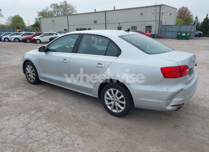 Photo 3 of 2013 Volkswagen Jetta 2.5L SE (VIN 3VWDP7AJ4DM446293)