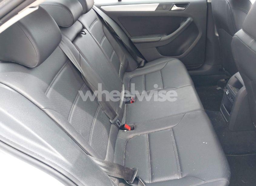 Photo 8 of 2013 Volkswagen Jetta 2.5L SE (VIN 3VWDP7AJ4DM446293)