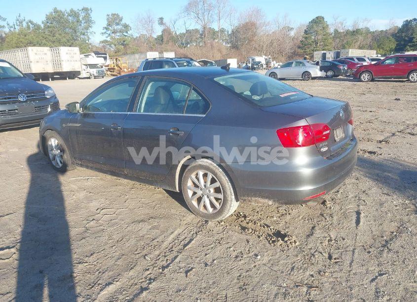 Photo 3 of 2013 Volkswagen Jetta 2.5L SE (VIN 3VWDP7AJ4DM447458)