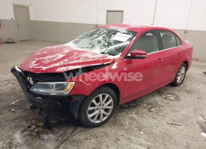 Photo 2 of 2013 Volkswagen Jetta 2.5L SE (VIN 3VWDP7AJ4DM449209)