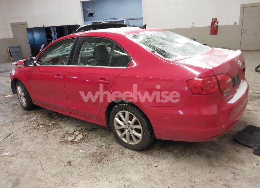 Photo 3 of 2013 Volkswagen Jetta 2.5L SE (VIN 3VWDP7AJ4DM449209)